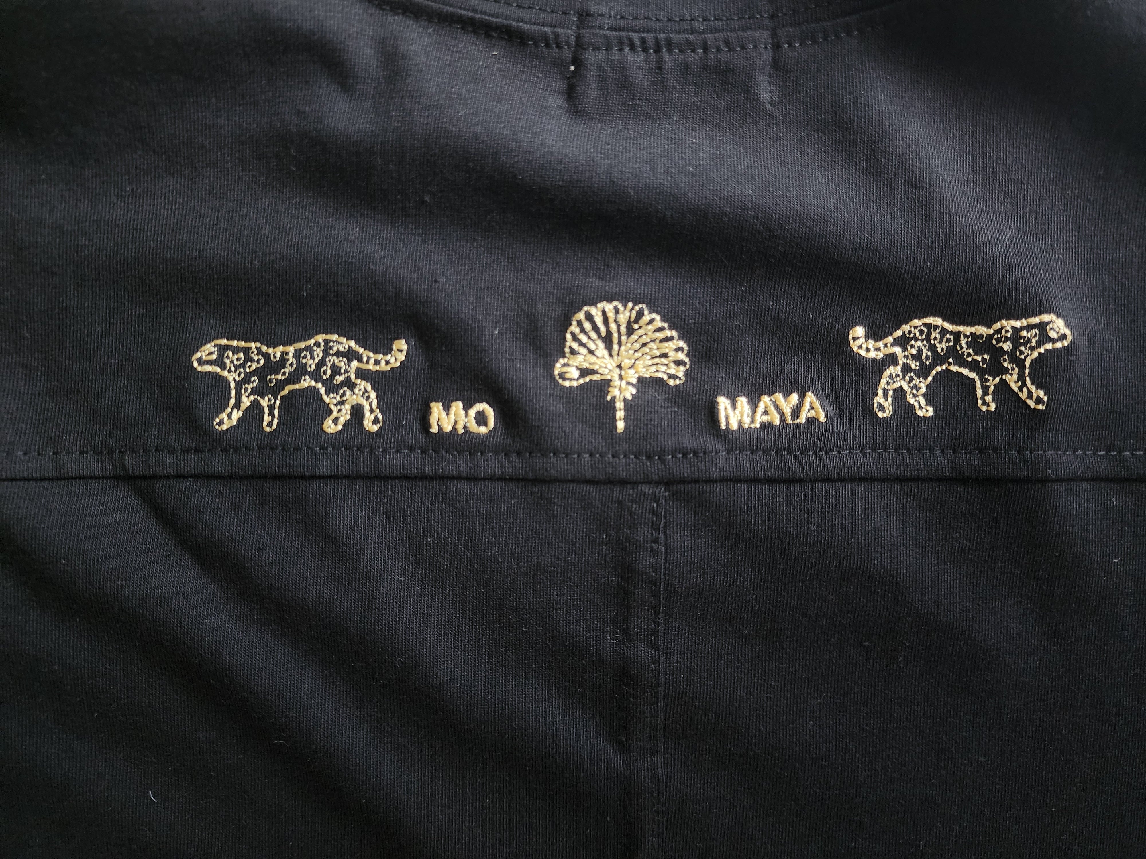 Black Embroidery Crop T-shirt